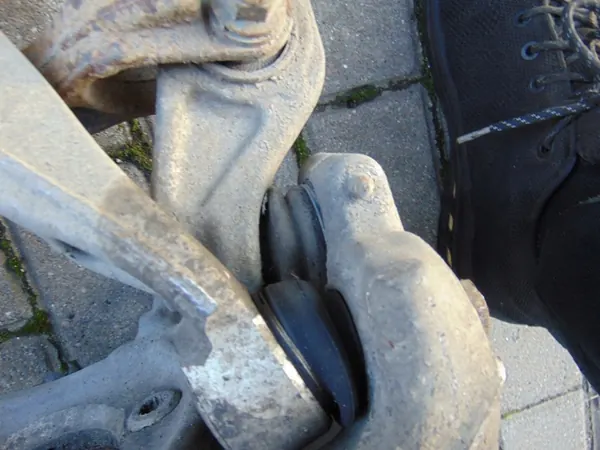 Amortizzatore anteriore sinistro Audi A4 B8 Kombi 2.7 TDI image 10