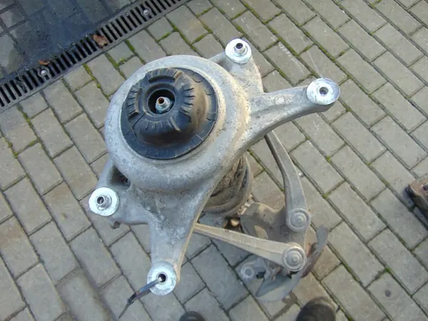 Amortizzatore anteriore sinistro Audi A4 B8 Kombi 2.7 TDI image 3