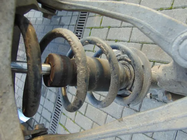 Amortizzatore anteriore sinistro Audi A4 B8 Kombi 2.7 TDI image 4