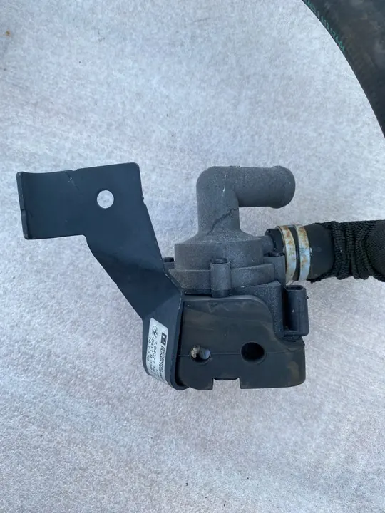 BMW Vesipumppuyhdistelmä + Sähkösäätö + Letkut image 6