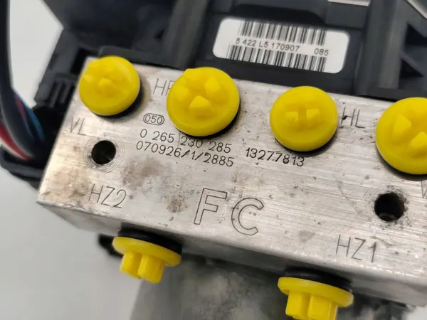Bomba ABS OEM 13277813 para Opel Corsa D image 4