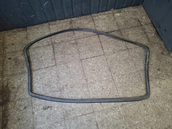Junta de para-brisas dianteiro Mercedes W116 OEM image 2