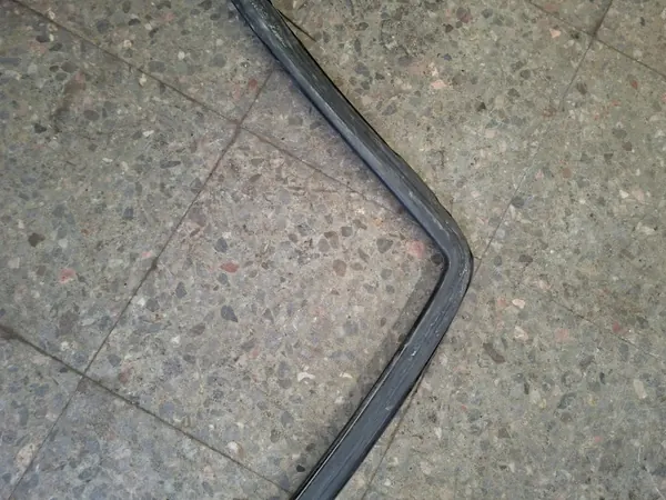 Junta de para-brisas dianteiro Mercedes W116 OEM image 5