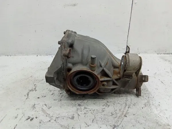2015 Mercedes-Benz E W212 Bakre differential begagnad image 2
