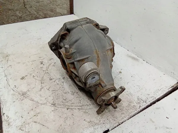 2015 Mercedes-Benz E W212 Bakre differential begagnad image 3