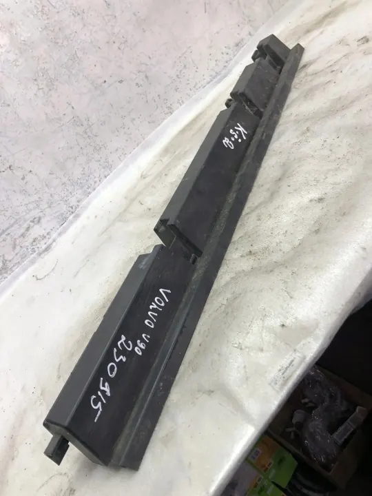 Clip de Moulure de Seuil Gauche Volvo V90 II OEM 31386131 image 2