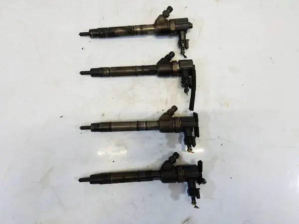 Inyector Hyundai Kia 1.7 CRDI 33800-2A800 image 2