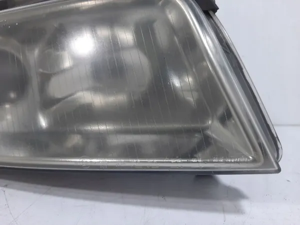 AUDI A4 B5 Sedán Lente Faro Derecho 8D0941004AK image 2