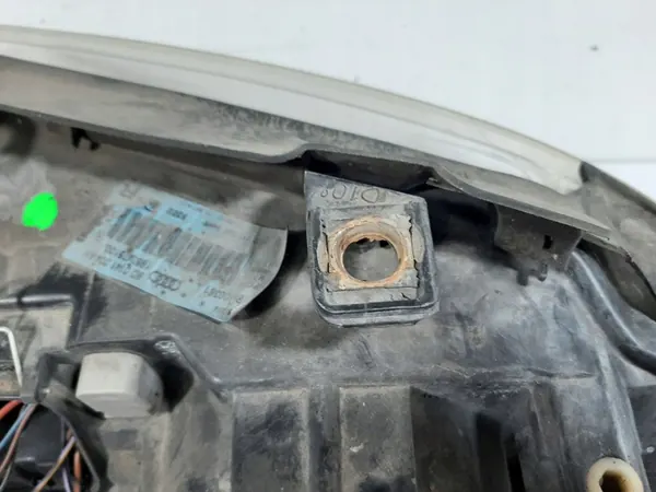 AUDI A4 B5 Sedán Lente Faro Derecho 8D0941004AK image 9