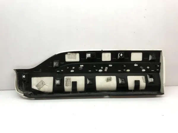 Ford OE LV4B-S25335-AC5YZ9 Moldura Puerta - Usado image 9