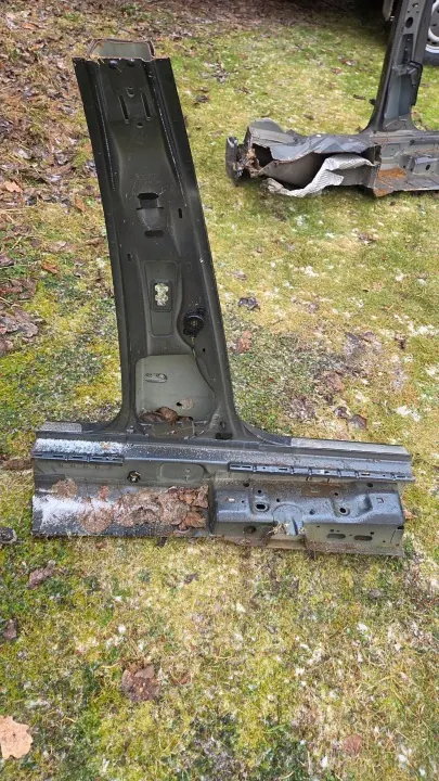 Pilar Central Esquerdo Skoda Superb III 3V OEM LH image 3