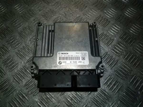 BMW 1-serien ECU OEM 0281016068 - Begagnad image 2