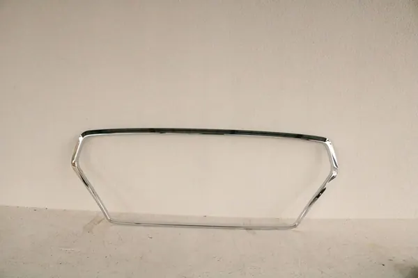 HYUNDAI I30 III CHROME GRILL TRIM 86355-G4000 image 2