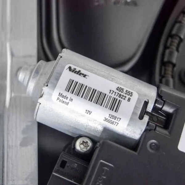 BMW M5 F10 F11 Panoramakatto OEM 8038160 image 8