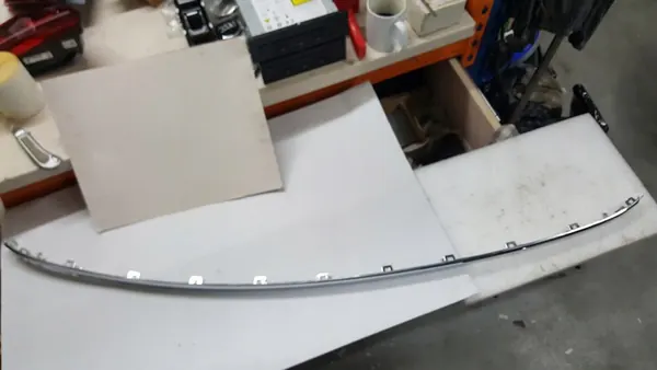 Volkswagen OE 7P6853835 kromilista takapuskuriin image 6