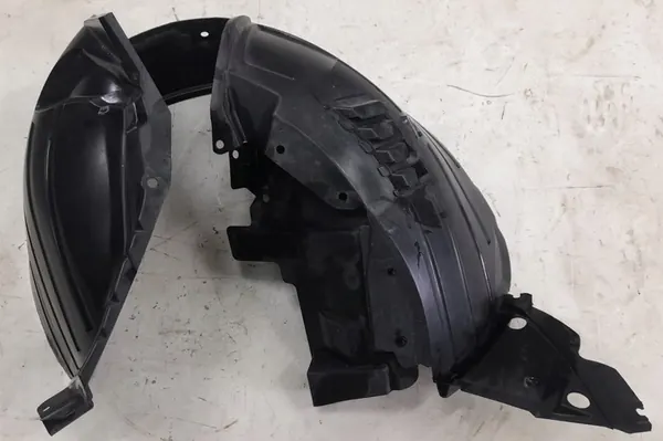 Nissan Qashqai J10 left front wheel arch image 2