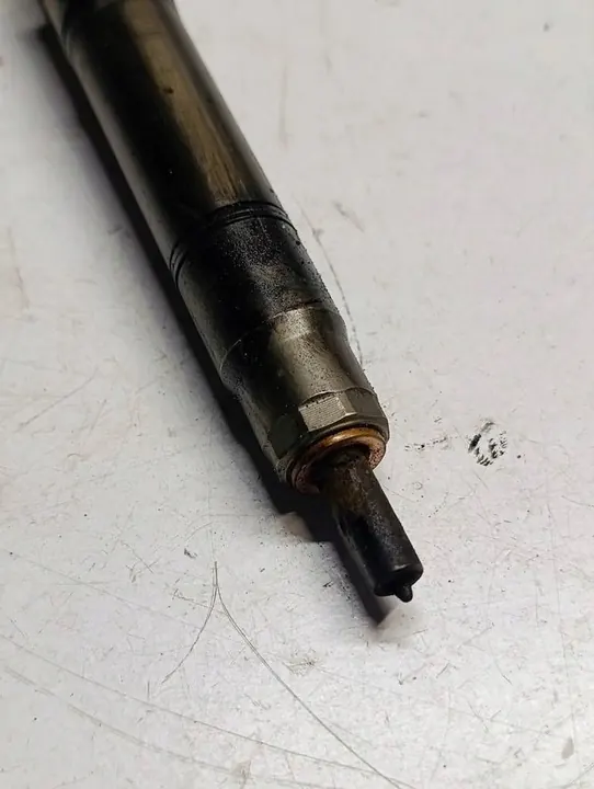 Inyector HYUNDAI I40 CW 1.7L diésel 2012 image 2