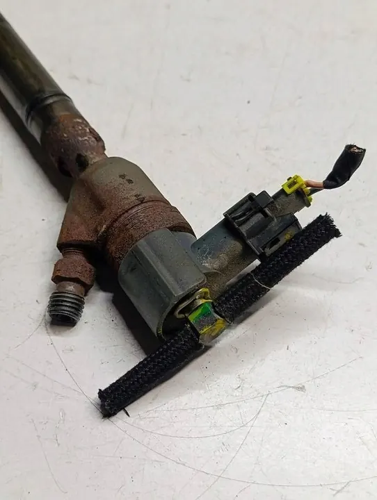 Inyector HYUNDAI I40 CW 1.7L diésel 2012 image 3