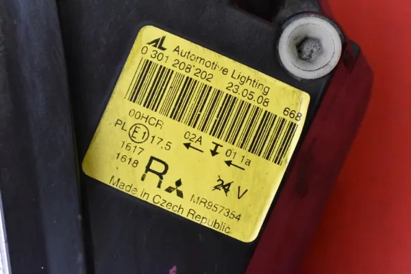 Rechter Scheinwerfer OEM 0301208202 für Mitsubishi Colt 6 image 8
