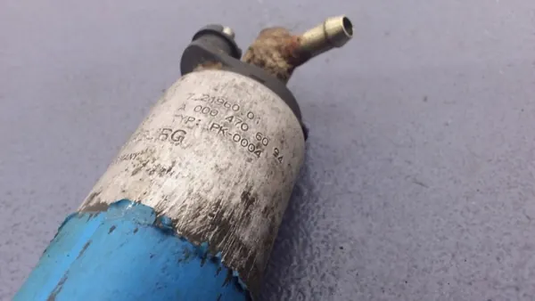 Mercedes-Benz bränslepump OEM A0004706094 - Begagnad image 4