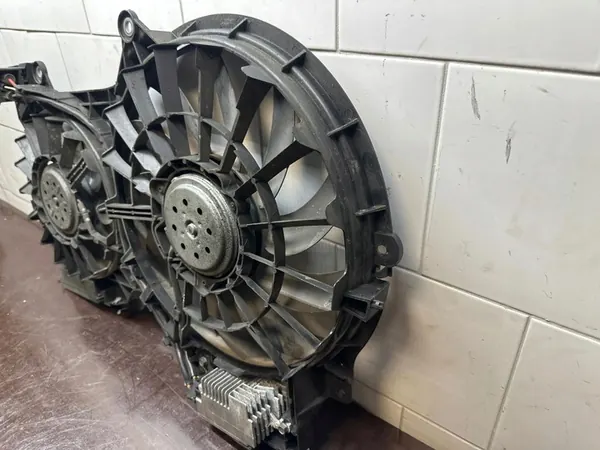 Kylarrubrik Audi A6 C6 3.2 FSI 4F0121003N image 3