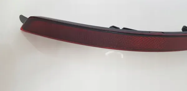 SKODA SUPERB 3 Takaluukun Oikea Heijastin 3V5945106 image 2