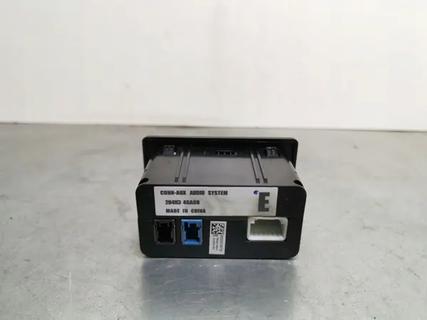 Port USB Infiniti Q50 OEM FBZ7611 - Occasion image 3