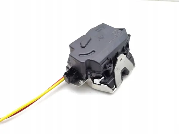 Cerradura maletero Mercedes-Benz OEM A2117400535 Usado image 3