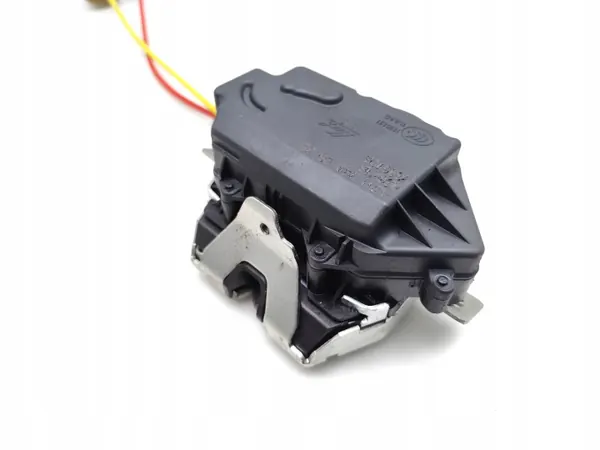 Cerradura maletero Mercedes-Benz OEM A2117400535 Usado image 4
