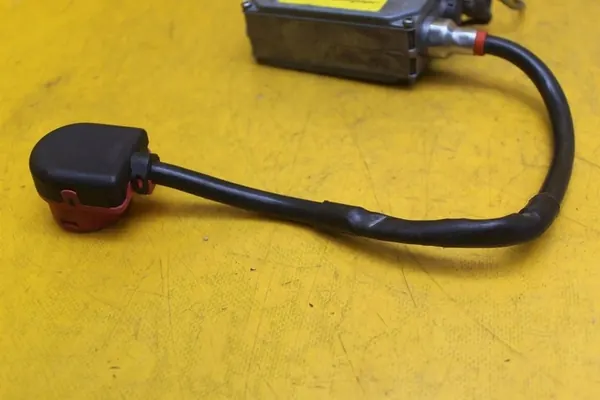 Xenon-lampa ballast höger fram Audi A8 D2 image 3