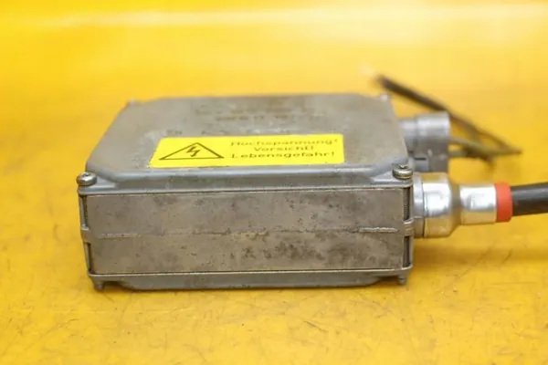 Xenon-lampa ballast höger fram Audi A8 D2 image 9