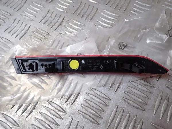 Takavalaisin VW Passat B5 image 2