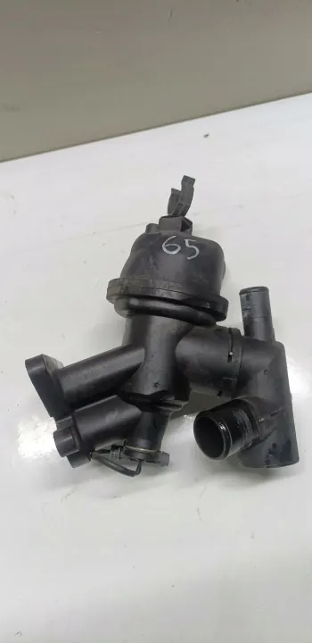 Caja Termostato Jaguar OE OEM G4D3-8575-BC image 2