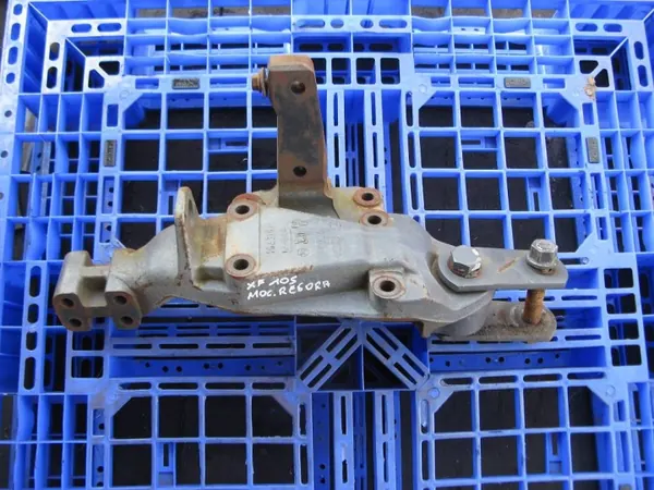 Suporte de mola dianteiro DAF XF 105 OEM D1643161 image 2