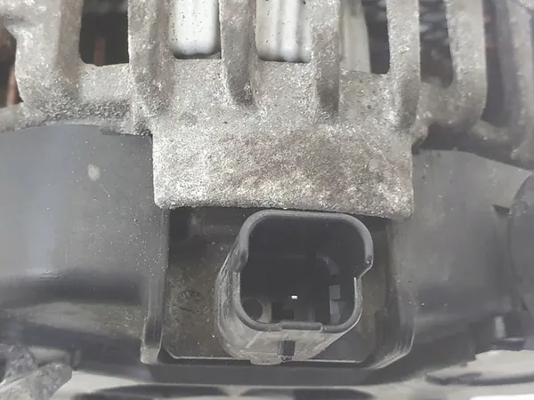 Vaihtovirtageneraattori Peugeot 2008 1.5 Blue HDI OE 9824742880 image 10