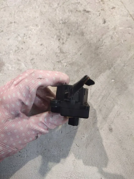 Actuador de trampilla de aire centro Ford Focus C-MAX 3MEH19E616AB image 4