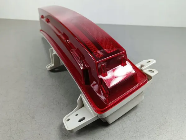 Luz de parachoques trasero Hyundai Santa Fe OEM BR2305R6 image 5
