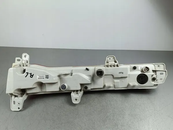 Luz de parachoques trasero Hyundai Santa Fe OEM BR2305R6 image 8