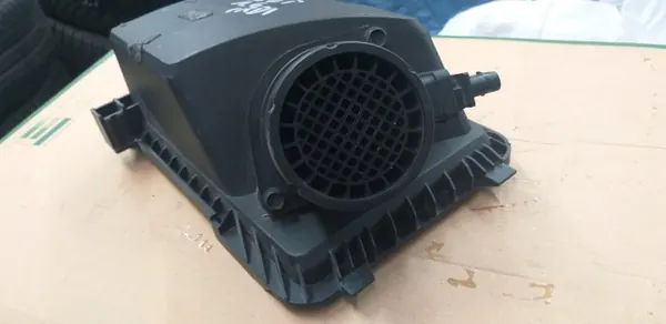 Boîtier filtre à air supérieur OEM 28100-G4100 Kia X-Ceed image 3