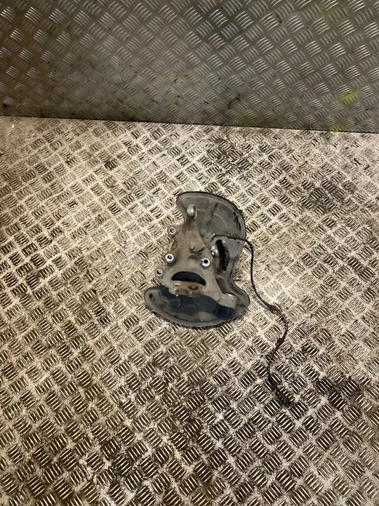 Mercedes-Benz C W204 Mozzo ruota anteriore sinistro image 3