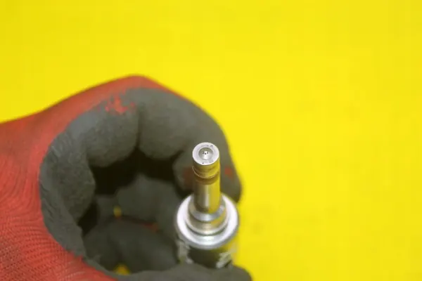 Iniettore carburante VW Golf VII 2.0 TFSI 06L906036H image 3