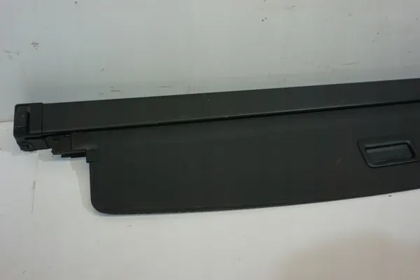 Persiana de maletero Volvo XC60 II usado OEM image 9