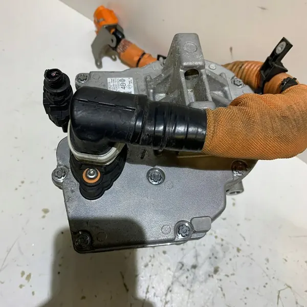 Compressore AC RENAULT CAPTUR II CLIO V 1.6 Ibrido 926008231R image 3