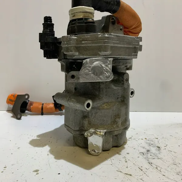 Compressore AC RENAULT CAPTUR II CLIO V 1.6 Ibrido 926008231R image 5