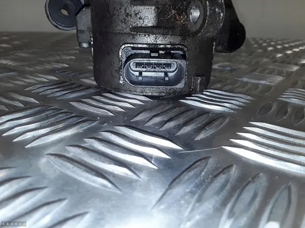 Bomba de água de aquecimento BMW 3 Series E92 2010 image 4