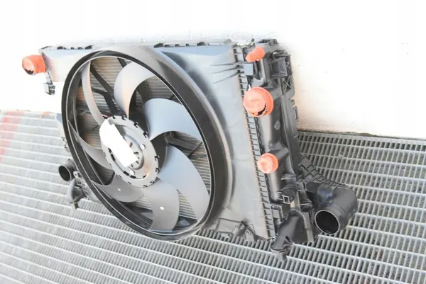 MERCEDES W218 W204 GLK Peças do Sistema de Refrigeração image 3