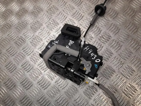 Audi e-tron 2023 Linke vordere Türschloss-Einsatz OEM 4K1837015J image 3