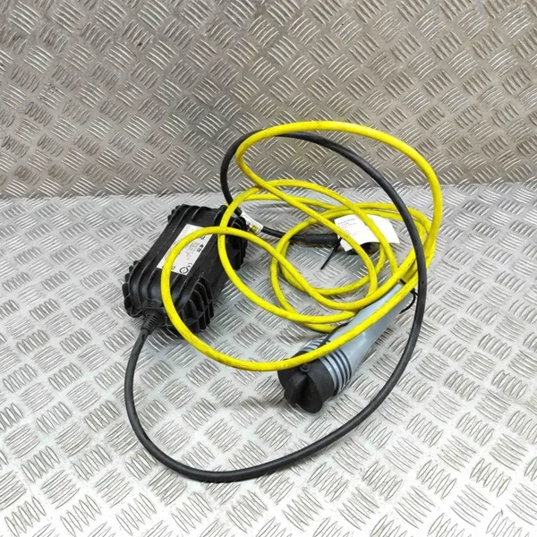 Cable de carga batería Jaguar I-Pace OEM 2236872 image 3