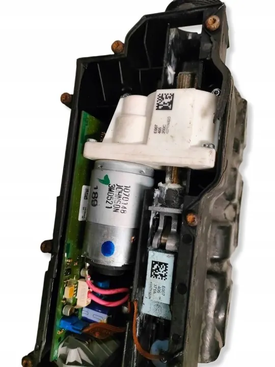 BMW X5 E70 Handremhefmechanisme OEM 6796072 image 3