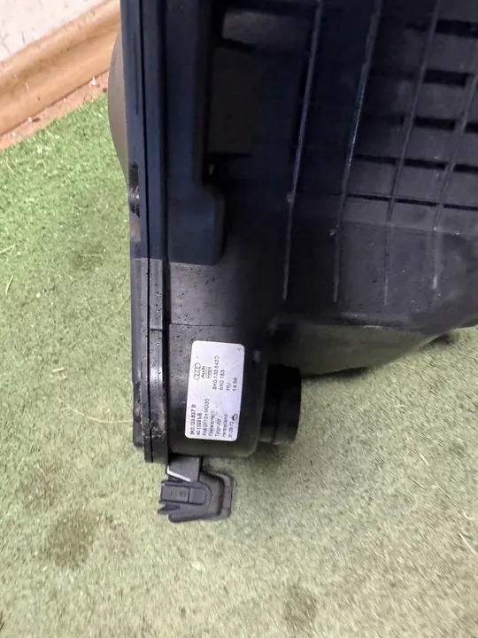 AUDI A4 A5 Q5 3.0 TDI Suodattimen Kotelo 8K0133837B image 2